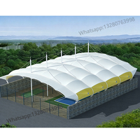 Toiture en membrane tendue PVDF moderne résistante aux UV pour stades, écoles, salles de bain, tentes de terrains de basketball/tennis, ignifuges et imperméables