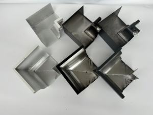 Raccords de <span class=keywords><strong>gouttière</strong></span> coudés latéralement à 90 degrés en aluminium pour la connexion des conduites d'eau de pluie pour système de drainage des toitures - Product Image 2