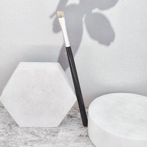 Pincel de cejas ultrafino de venta caliente, pincel delineador de ojos con borde de cuchilla, pincel plano biselado para efecto de seda, mango cómodo para rostro - Product Image 3