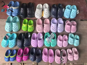 Sandales décontractées pour femmes et enfants, motif dessin animé, dessus en PU, semelle intermédiaire en TPR, semelle extérieure en PVC, design mixte, toutes saisons, confortables - Product Image 1