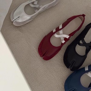 X-Strap <b>Split</b> Toe Ballet Flats PU Upper Slip-On Breathable Women's Flat Shoes All Seasons Solid Color Design - Product Image 3