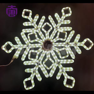 Luces LED comerciales con diseño de copo de nieve 2D para exteriores, decoración para farolas de Navidad, luces decorativas para exteriores de Navidad. - Product Image 2