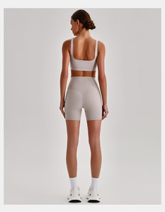 Conjunto Deportivo de <span class=keywords><strong>2</strong></span> Piezas de Alta Calidad Personalizado: Top Deportivo y Pantalones Cortos para Gimnasio, Ejercicio, Deportes al Aire Libre, Yoga y Fitness - Product Image 5