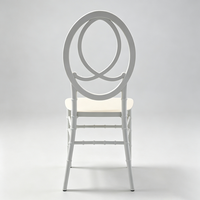 Chaises de banquet empilables en résine plastique imperméable au design moderne pour événements intérieurs/extérieurs, hôtels et mariages