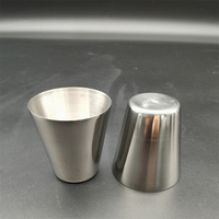 Meilleur vendeur Mini verre à liqueur 30ml en acier inoxydable personnalisé ensemble de verres à vin pinte chaud pas cher avec de l'eau potable tasse et sac