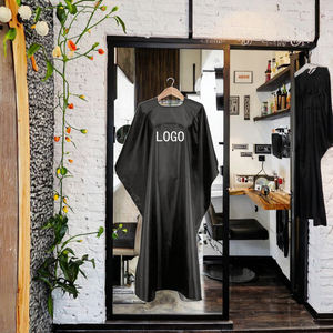 <span class=keywords><strong>Alinka</strong></span> Hersteller Maßgefertigter Logo-Polyester-Friseurumhang und -Schürze Salon-Haarschneidezubehör mit Wasserabweisender Funktion - Product Image 3