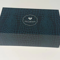 Boîte cadeau rigide personnalisée de luxe Jinyazhi avec logo imprimé sur mesure pour vêtements de marque e-commerce, fermeture à boucle pliable, Guangdong