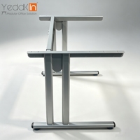 Table de conférence, de réunion, de café, de restaurant, de bureau d'étude, adaptée à une conception gain de place et à des changements de positionnement sans effort, avec structure de table