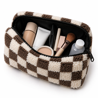 Sac de maquillage en peluche à carreaux de grande capacité de haute qualité, pochette cosmétique douce et moelleuse pour le rangement de produits de beauté, vente en gros ODM