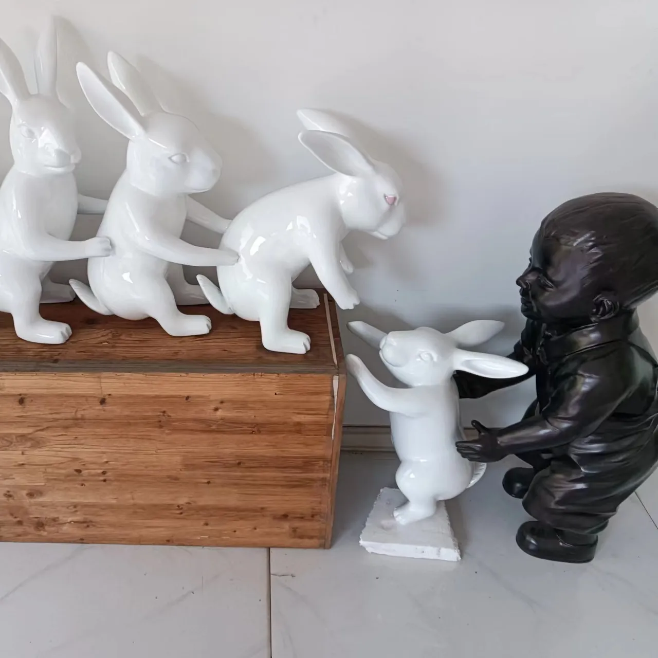 Personalizado coelho bonito jardim casa quintal decoração fibra escultura metal decoração óssea artesanato estátua
