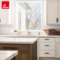 Ensemble de meubles de cuisine sur mesure Alland Mashup Style Shaker, blanc crème, en bois massif, avec meuble sous-évier et armoire murale