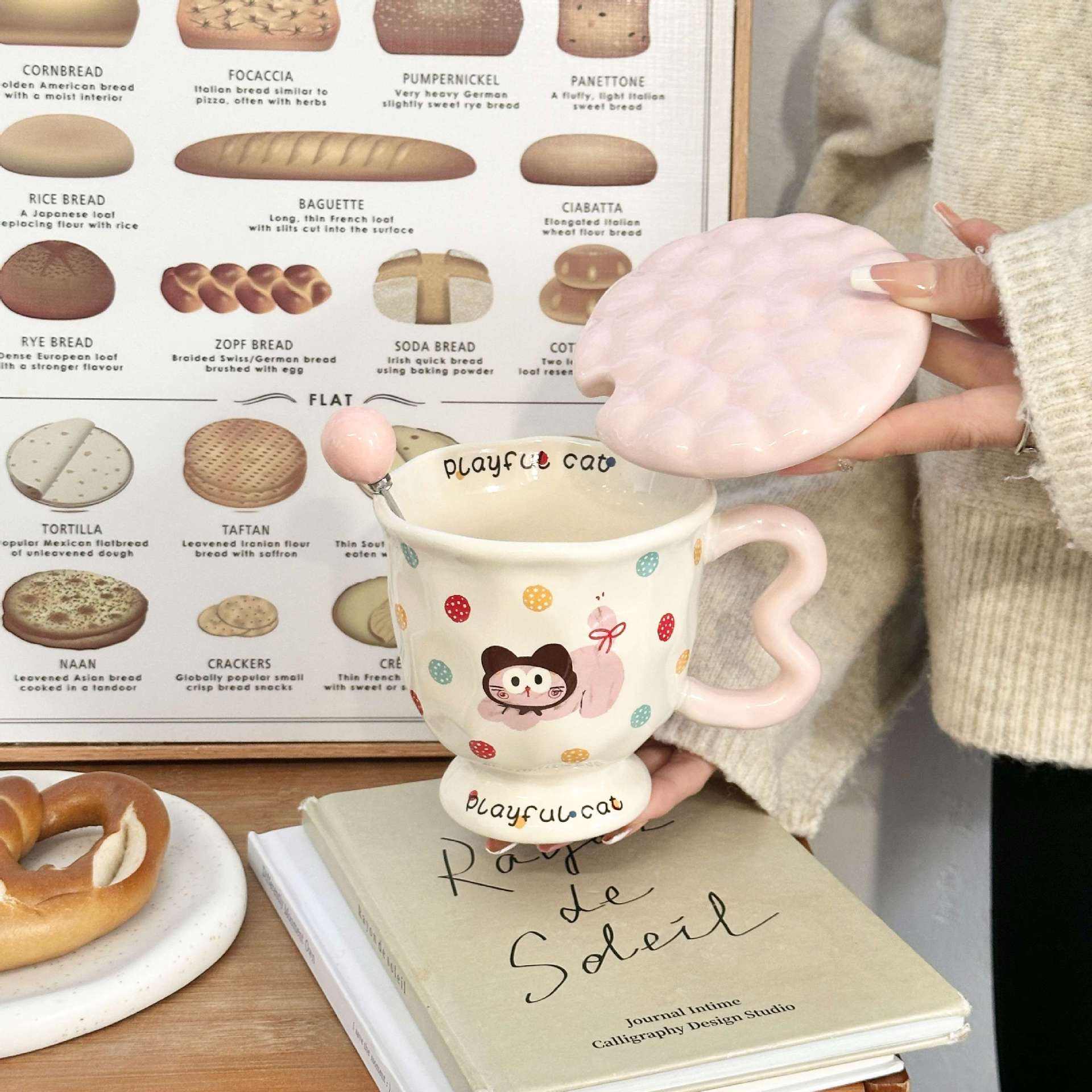 ช้อนฝาปิดลายแมวสีชมพู