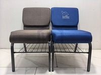 Chaises d'église empilables en gros, chaises d'église pas chères avec accoudoirs et genouillères, mobilier d'auditorium rembourré et emboîtable
