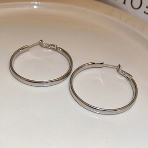 Tùy Chỉnh Đồ Trang Sức Thời Trang Tôm Nam Khóa Bông Tai Vòng Tròn Lớn Đồ Trang Sức Thời Trang Titan Thép Của Phụ Nữ Eaaring Nhà Sản Xuất - Product Image 6