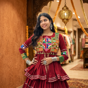 Lehenga Choli Rojo Bordado para Mujer, Traje Tradicional Indio Pakistaní, Vestido Largo para Boda o Fiesta, Algodón, Corte Regular - Product Image 2