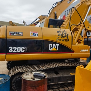 Excavatrice Caterpillar 320CL multifonctionnelle d'occasion, stable, puissante et robuste, pour la régulation des rivières et la construction de fondations, en vente. - Product Image 3