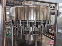 Machine de remplissage d'eau pour bouteilles, électrique, numérique, contrôlée par PLC, 2000 bouteilles/heure, ligne de production haute précision