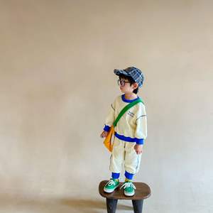 Ropa Infantil al por Mayor para Niños Pequeños: Conjuntos Casuales a Cuadros Unisex para Niños y Niñas - Product Image 3