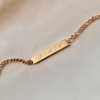 Loveher bijoux personnalisé nom barre côté inclinaison Bracelet à breloques à la main chaîne Figaro romantique saint valentin cadeau pour les Promotions