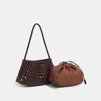 Tas Selempang Wanita Model Anyaman Vintage Trendi, Bahan Kulit PU, Dilengkapi Kantong Serut di Dalam