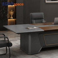 Table de réunion de bureau professionnelle EGROspace pour la gestion des câbles, idéale pour les salles de conférence et les bureaux du personnel
