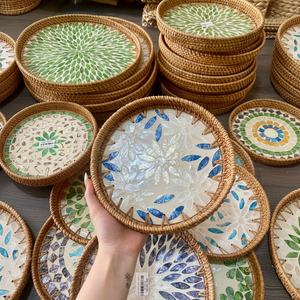 MEILLEUR PRIX Blue Lotus 2025 Plateau en rotin avec incrustation de perles Plateau naturel de luxe pour café, thé et service - Product Image 1