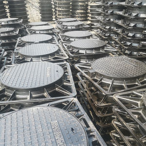 알제리 시장 850*850mm 연성 철 맨홀 커버 무료 샘플 맞춤형 <span class=keywords><strong>OEM</strong></span> 도로 안전 D400 EN124 검은 역청 - Product Image 4