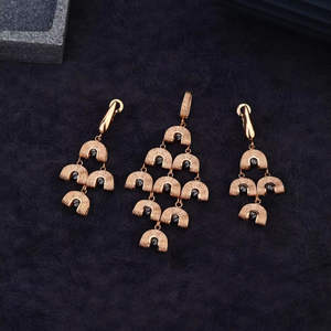 Ensemble de bijoux en pierre à la mode pour femmes avec collier et boucles d'oreilles Chic Combo pour la fête quotidienne et les événements - Product Image 1