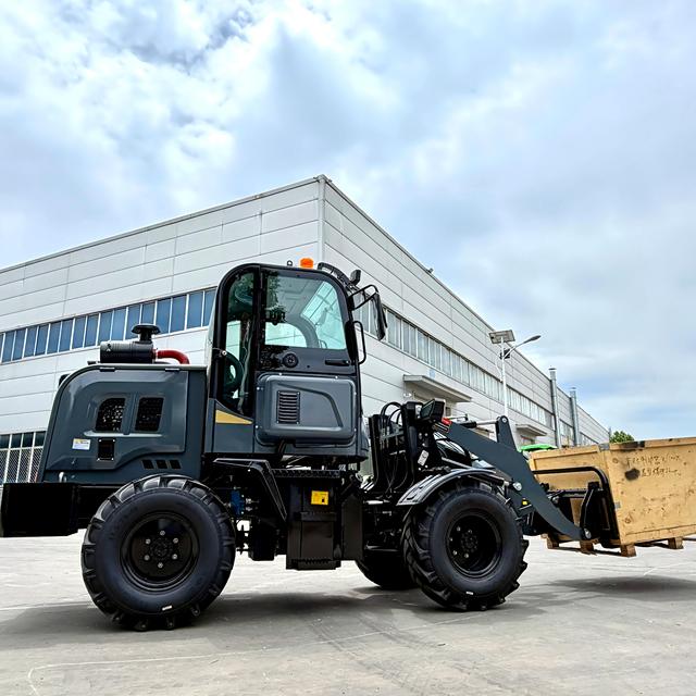 Heavy-Duty Mobile Crane HE-132
