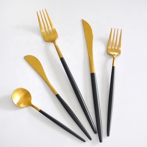 <span class=keywords><strong>Portugal</strong></span> <span class=keywords><strong>de</strong></span> metal Oro Negro mango largo cubiertos vajilla tenedor cuchara cuchillo para hotel <span class=keywords><strong>de</strong></span> las Partes - Product Image 1