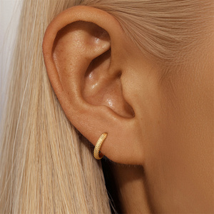 Boucles d'oreilles créoles en argent sterling S925 plaqué or 18 carats, forme C, minimalistes, cercle ouvert, pour femmes, vente en gros - Product Image 2