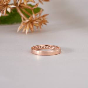 Anillo Minimalista de Oro Rosa con Piedra para Mujer, Elegante Anillo Delgado para Uso Diario, Regalo para Bodas y Fiestas - Product Image 4