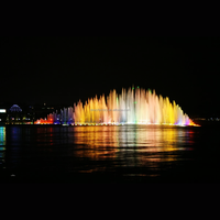 Fontaine de danse extérieure commerciale de luxe DEWY en acier inoxydable multi-formes avec jets d'eau alternés pour la décoration paysagère des parcs