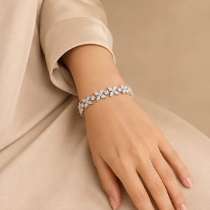 Bracelet floral en or 22 carats avec cristaux Swarovski, bijoux de luxe pour femmes, à porter au quotidien, bracelet de fête, bracelet tendance - Product Image 4