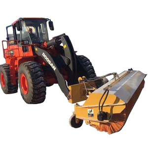 Balayeuse à neige hydraulique multifonctionnelle à angle réglable et rotation, équipement de nettoyage routier à entraînement par engrenages, prix bas - Product Image 4