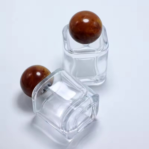 Wholesale 50ml 100ml Brand square High-grade Glass Perfume <b>Empty</b> Bottle with Customized Lid <b>Box</b> - Product Image 3
