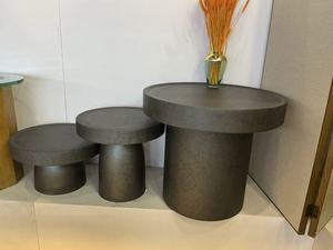 Table d'appoint ronde en béton noir, table basse minimaliste moderne faite à la main pour le salon - Product Image 4