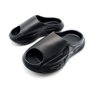 Pantoufles de sport d'été pour hommes avec explosion transfrontalière Tongs de <span class=keywords><strong>caca</strong></span> simples à enfiler Semelle épaisse Résistant à l'usure Caractéristiques souples - Product Image 4