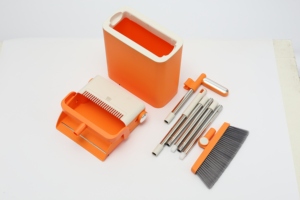 Ensemble <span class=keywords><strong>balai</strong></span> et pelle ergonomique multifonctionnel 3-en-1 en acier inoxydable avec poubelle intégrée pour usage professionnel - Product Image 4
