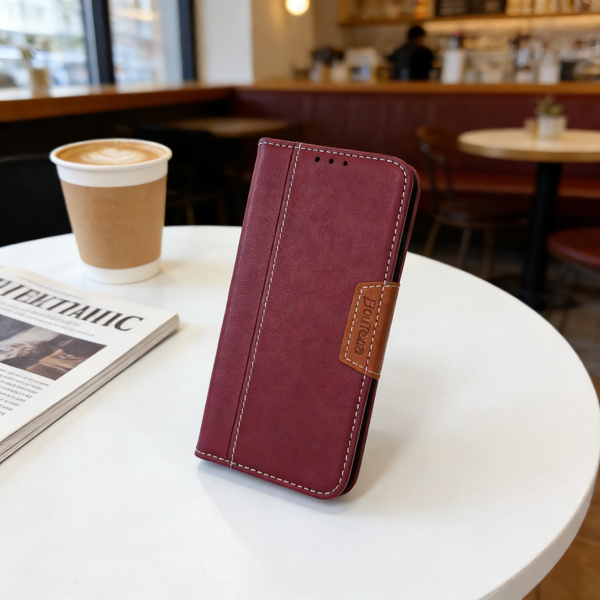 สีแดงเข้ม