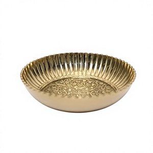 Plato Decorativo Redondo Dorado con Patrón Floral Grabado, Plato de Metal Hecho a Mano de Estilo Oriental - Product Image 1