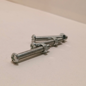 Écrous ovales à tête angulaire en acier zingué, à empreinte cruciforme, durables et anticorrosion - Product Image 2