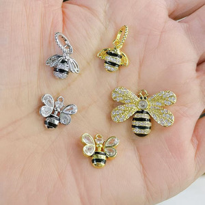 CZ9046 18k Plaqué Or Émail Notre Dame Puffy Coeur CZ Arc Arbre Branche Cloches De Noël Martini Fleur Coupe Poivre Charme Pendentifs - Product Image 4