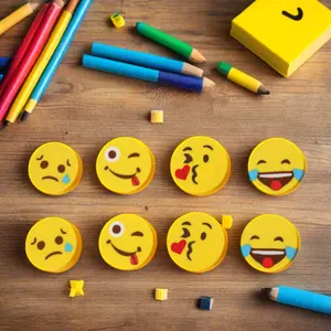 Kawaii 창조적 인 미소 모양 만화 지우개 학교 문구를위한 귀여운 라운드 TPR 키즈 연필 지우개