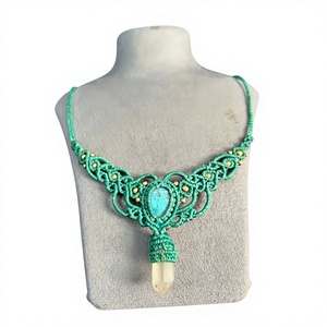 Collier chaîne en macramé turquoise avec pendentif perle d'eau douce, design papillon en alliage de zinc, style bouddhiste, unisexe, pour tenue décontractée - Product Image 1
