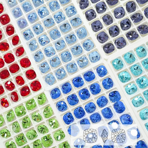 Diamant décoratif de 10 mm de forme irrégulière, scintillant et coloré, à fond pointu, diamant aquatique, vente en gros par le fabricant - Product Image 3