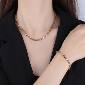 Conjunto de collar y pulsera de diseño retro al por mayor, conjunto de joyería de moda de eslabones cubanos de tres colores versátil para mujer - Product Image 2