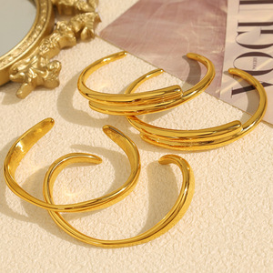 Bracelet ouvert de style européen américain plaqué or 18 carats, design géométrique, bijoux pour femmes - Product Image 1