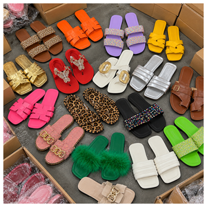 Sandalias Planas de Plástico Casuales de Verano para Mujer con Pedrería, Perlas, Cadena, Pelo y Estampado de Leopardo en Varios Colores - Product Image 5