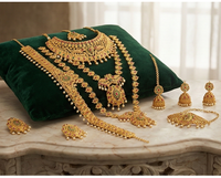 Ensemble de collier long en perles fantaisie, bijoux de mariée anciens, pièce traditionnelle de créateur, parfait pour les occasions de fête magnifiques